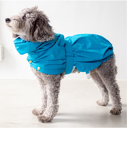 ドッグスリングと併用できるレインカバーはお散歩時のレインコートにもなります