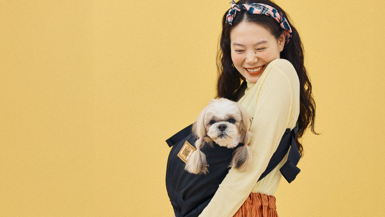 日本製のマルチ・ドッグスリング（星降るブラック）。マルチーズなど小型犬や、他にも中型犬向け抱っこ紐。お散歩や通院に最適です！